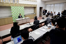 「伝統的酒造り」のユネスコ無形文化遺産登録に関する記者会見の様子